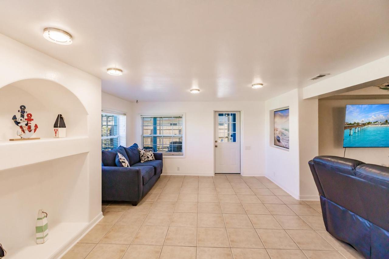 New! Dock Canal Family Home W/Pool & Gulf Access! North Fort Myers Esterno foto