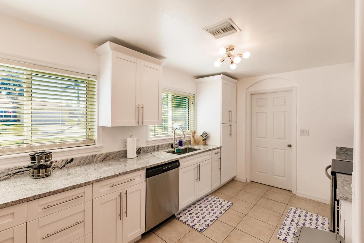 New! Dock Canal Family Home W/Pool & Gulf Access! North Fort Myers Esterno foto